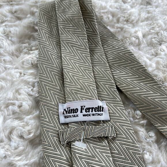 Nino Ferretti Men’s Silk Tie Geometric Print Gray Green Made in Italy - Picture 7 of 8